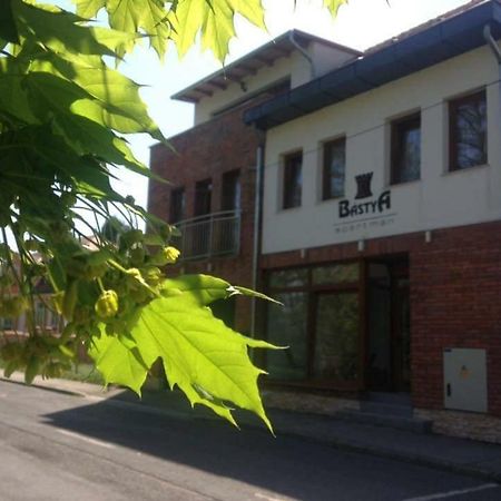 Bastya Apartmanhaz Sárvár Εξωτερικό φωτογραφία