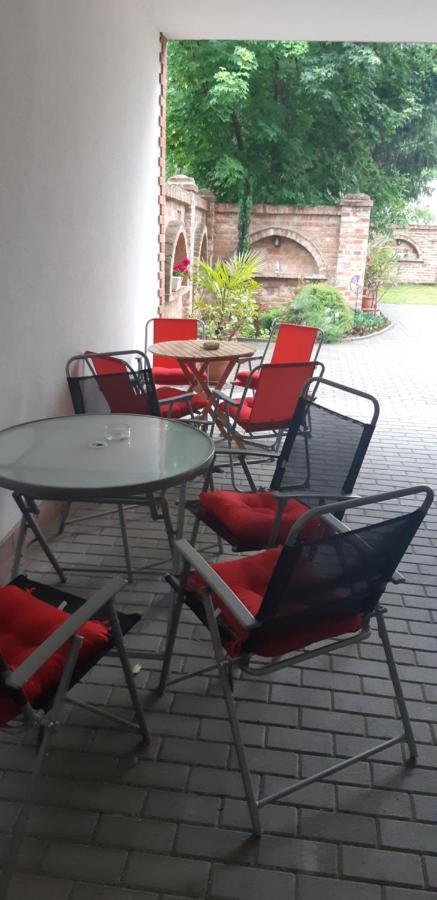 Bastya Apartmanhaz Sárvár Εξωτερικό φωτογραφία